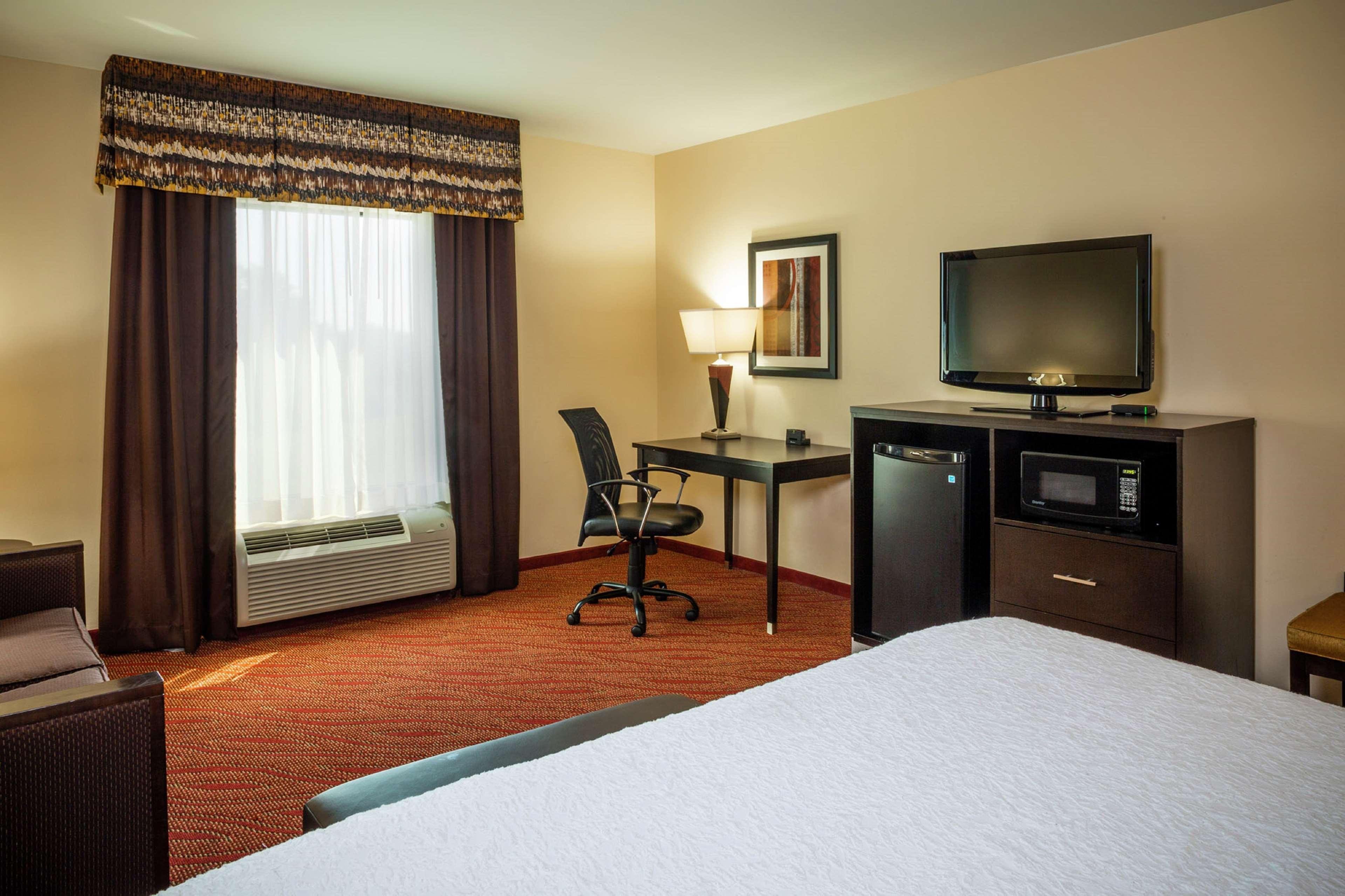 Hampton Inn Limerick Экстерьер фото