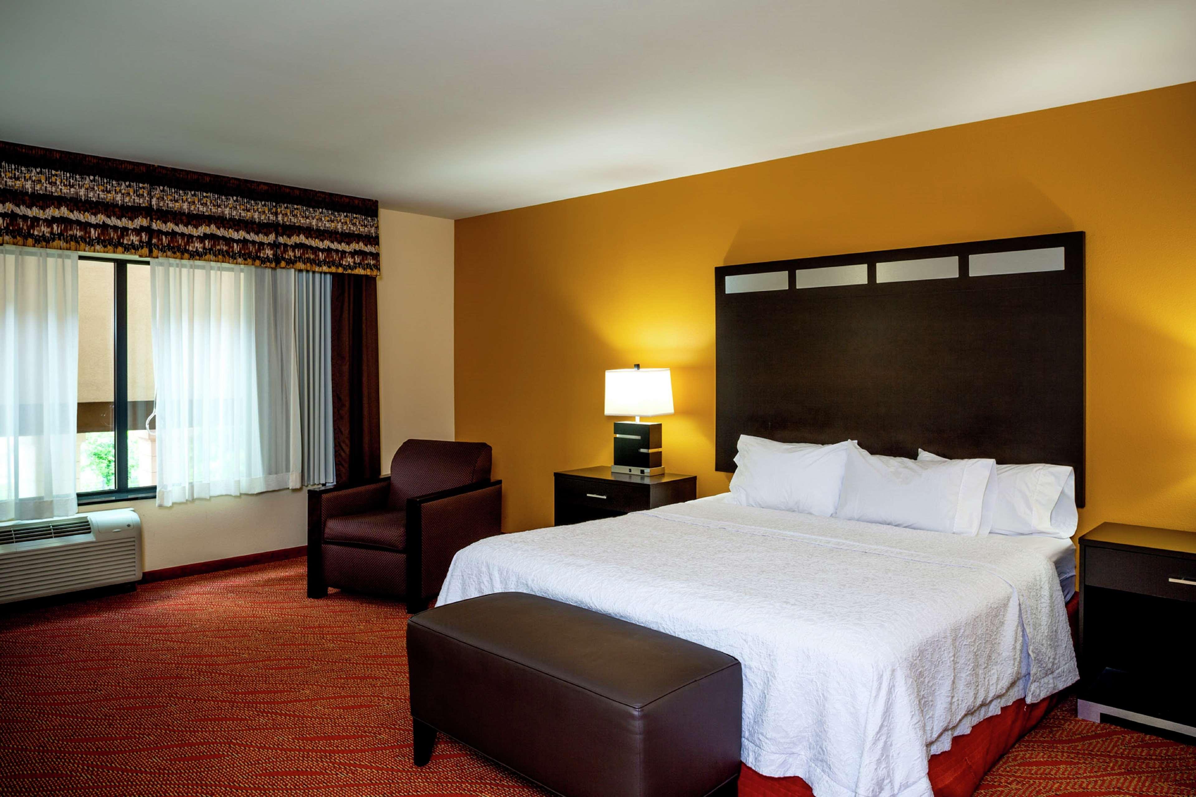 Hampton Inn Limerick Экстерьер фото