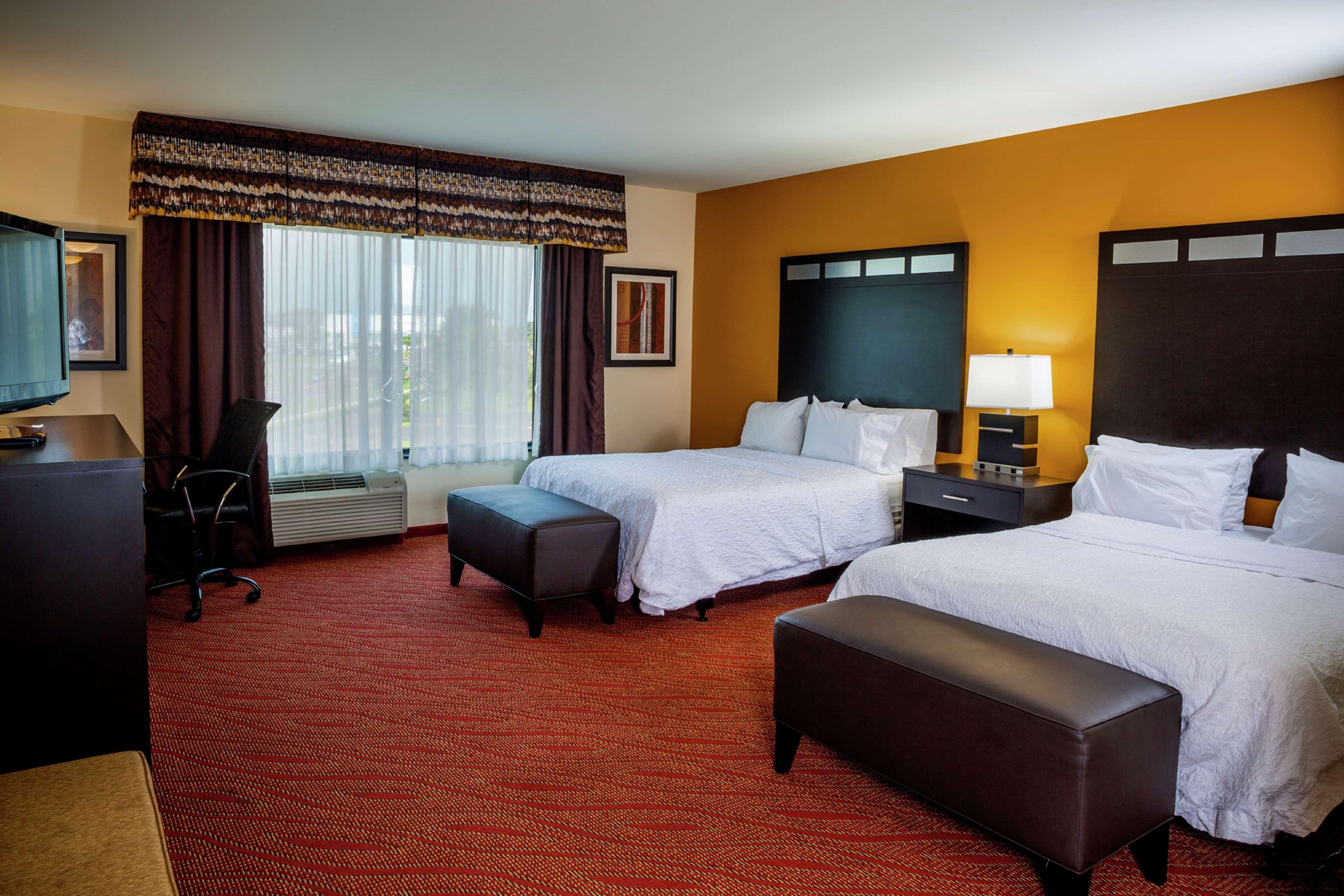 Hampton Inn Limerick Экстерьер фото