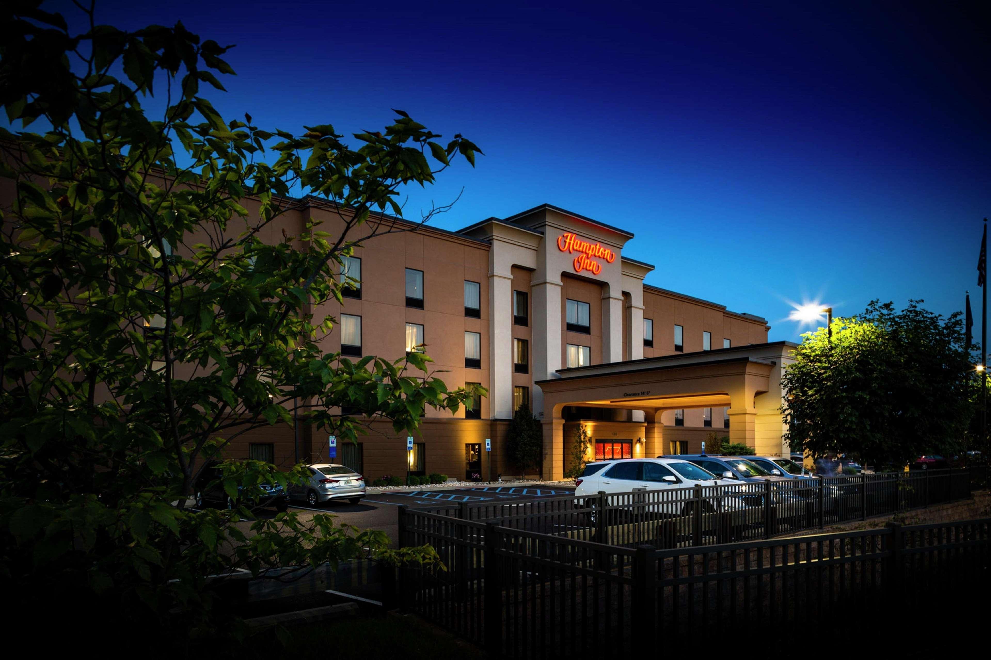 Hampton Inn Limerick Экстерьер фото