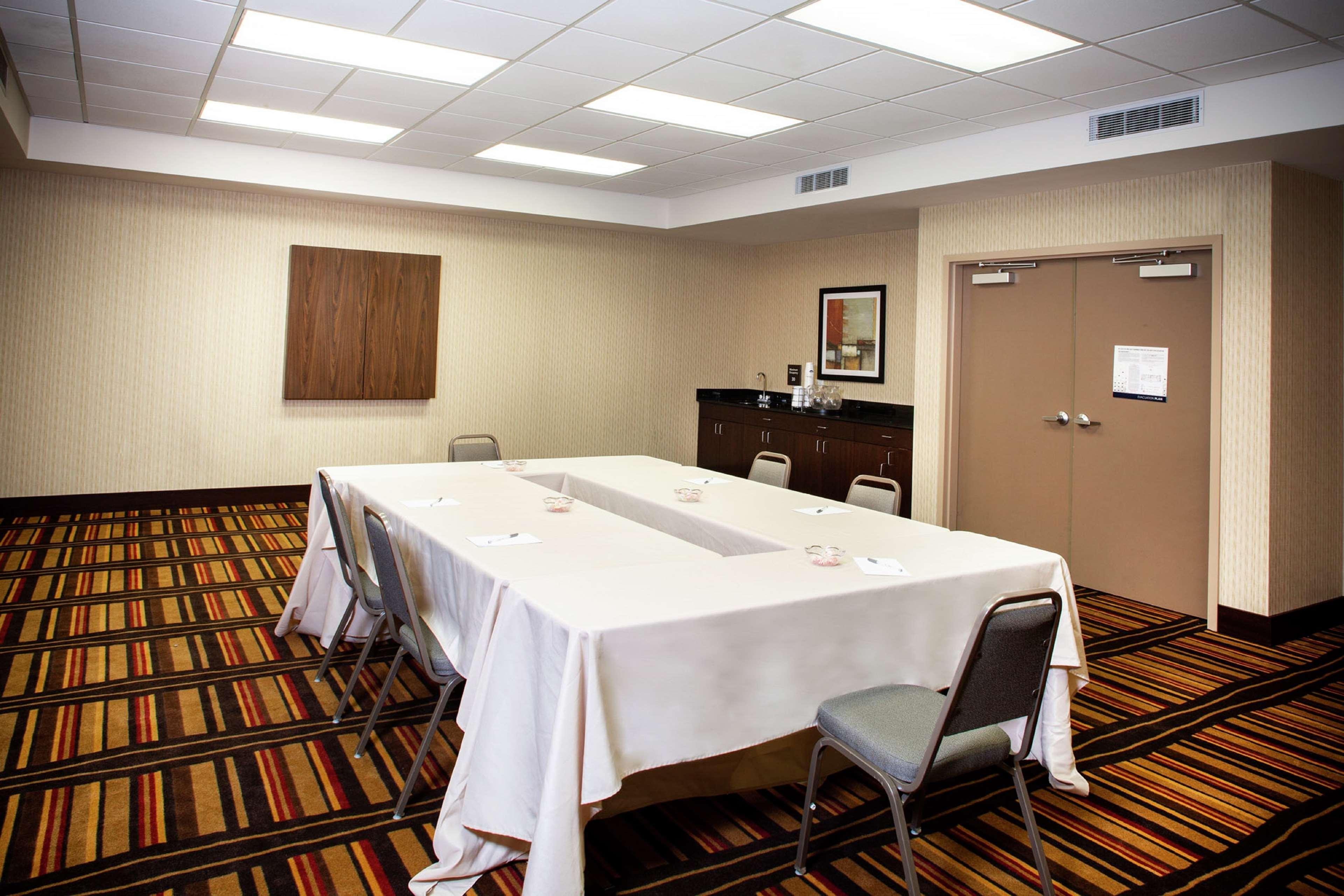 Hampton Inn Limerick Экстерьер фото