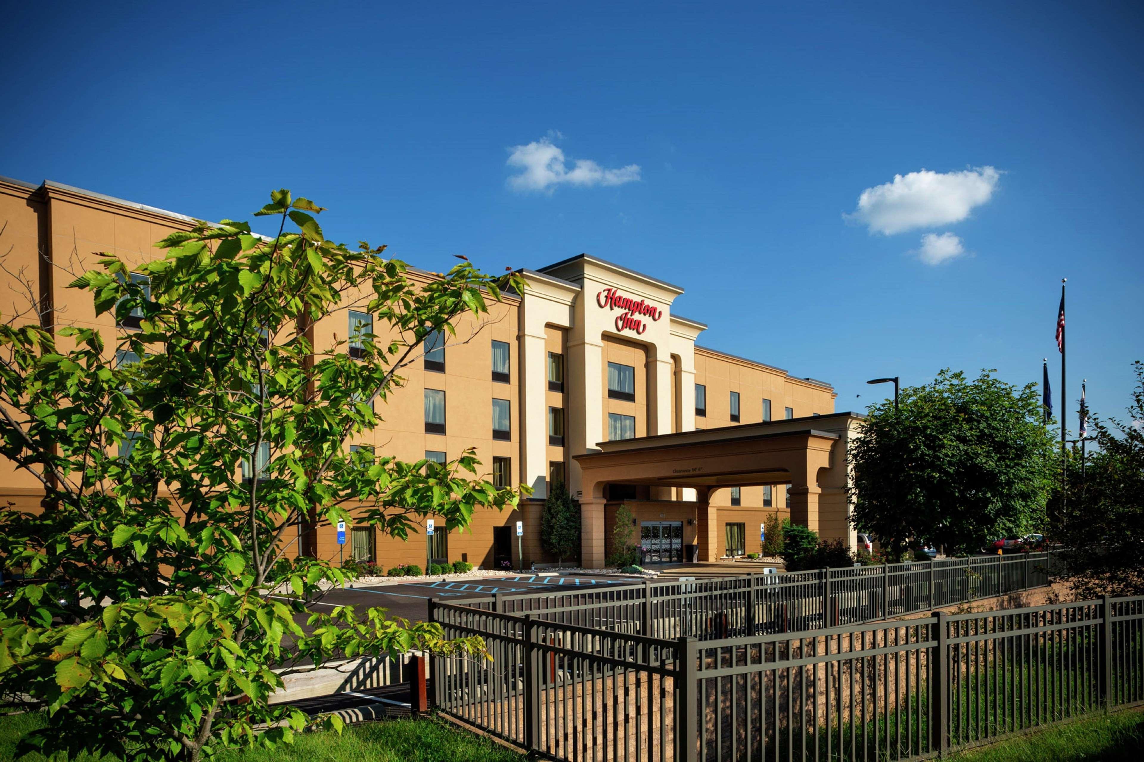 Hampton Inn Limerick Экстерьер фото