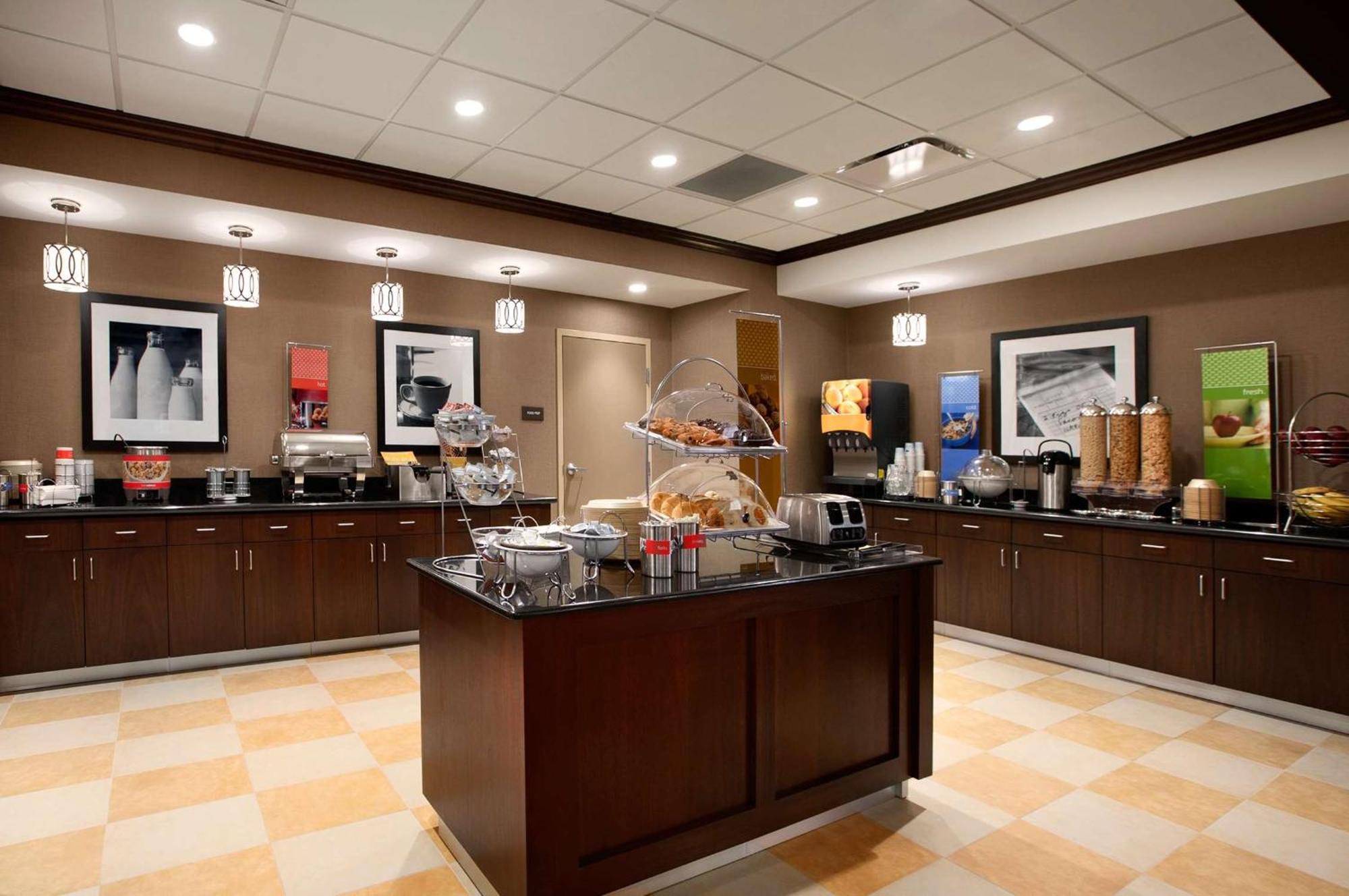 Hampton Inn Limerick Экстерьер фото
