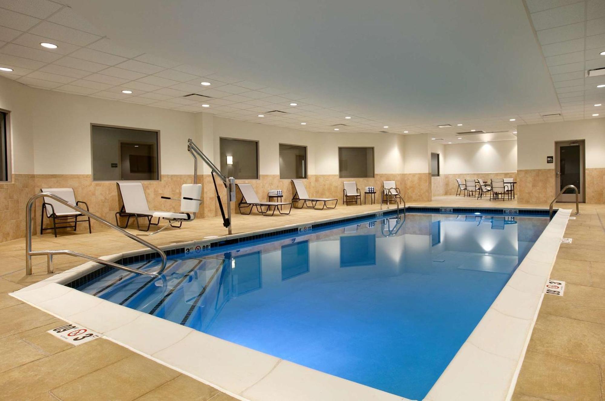 Hampton Inn Limerick Экстерьер фото
